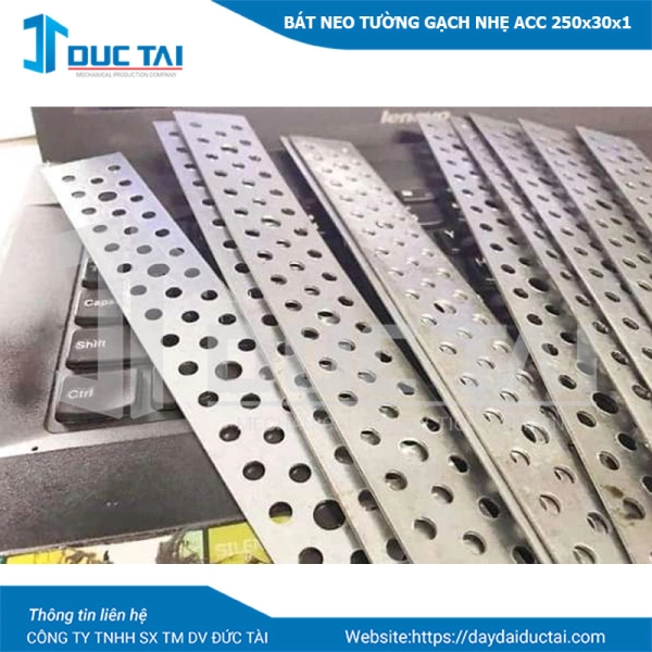 bat-neo-tuong-gach-nhe-acc-250x30x1-1